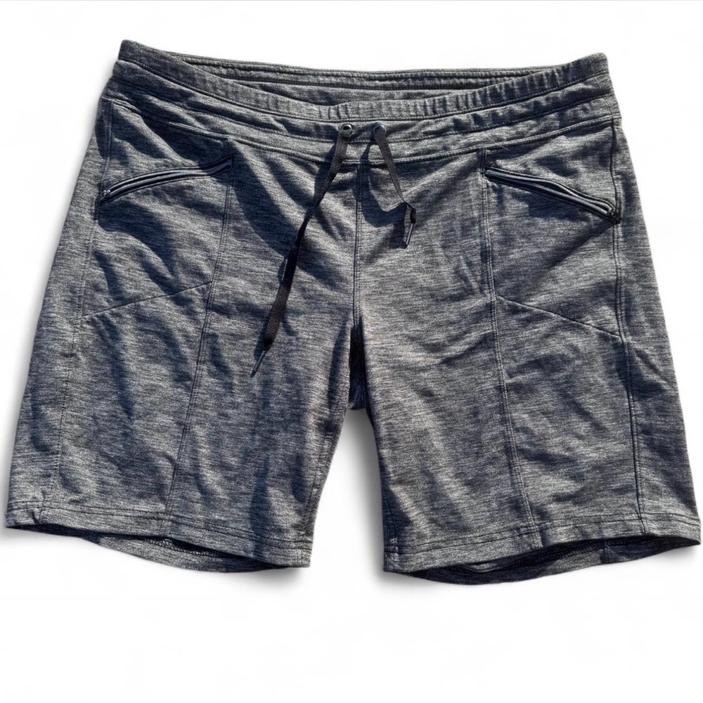 Athleta Metro Slouch Shortie Shorts in Dark Grey Size XL